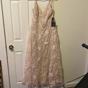 Everlasting Romance Blush Floral Maxi Dress
Lulus, Size L